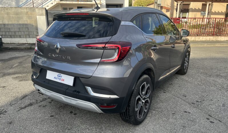 
								Renault Captur 1.3 TCe 140 Intens full									