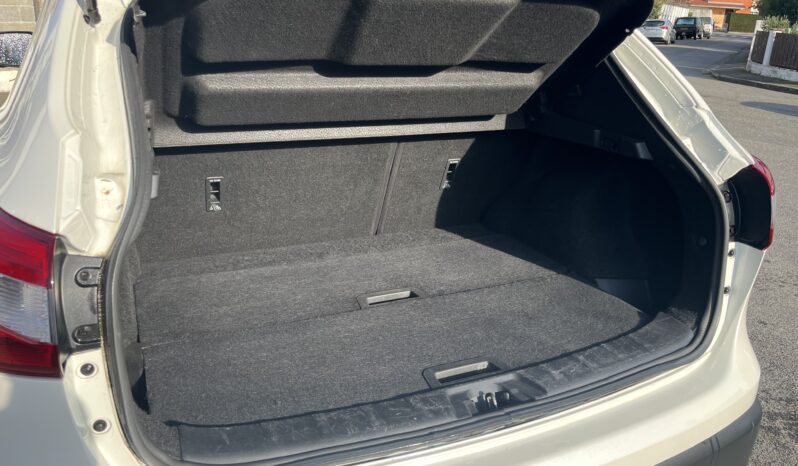 
								Nissans Qashqai N-Connecta 1.2 115ch Toit Panoramique full									
