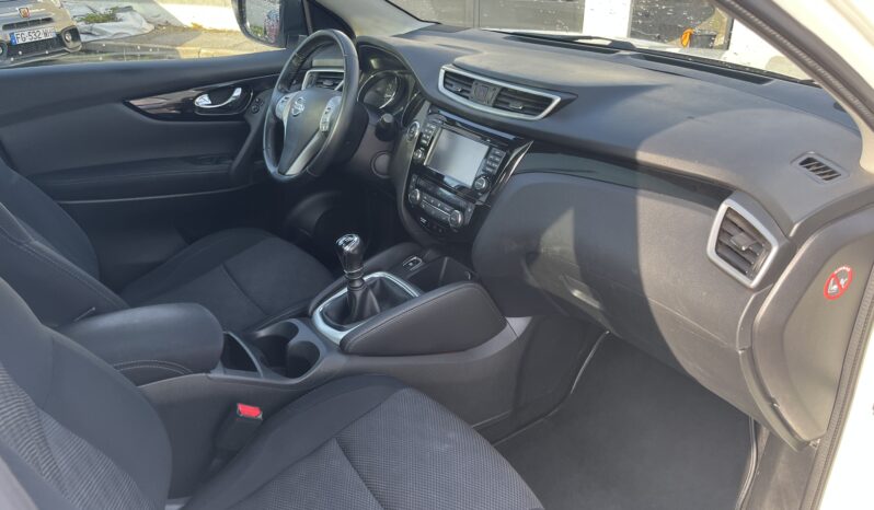 
								Nissans Qashqai N-Connecta 1.2 115ch Toit Panoramique full									