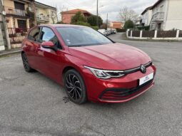 
										Volkswagen Golf VIII 1.5 eTSI 150 DSG full									