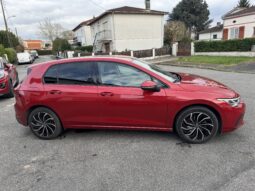 
										Volkswagen Golf VIII 1.5 eTSI 150 DSG full									
