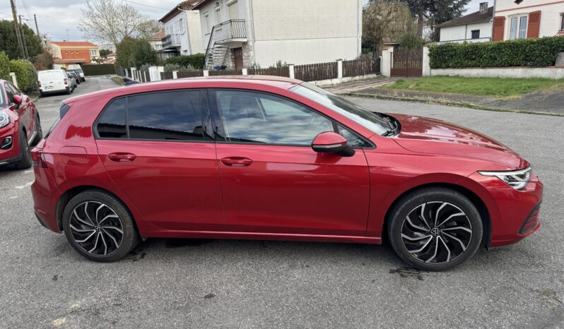 
								Volkswagen Golf VIII 1.5 eTSI 150 DSG full									