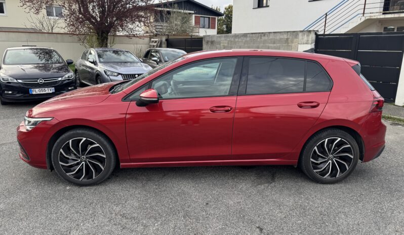 
								Volkswagen Golf VIII 1.5 eTSI 150 DSG full									