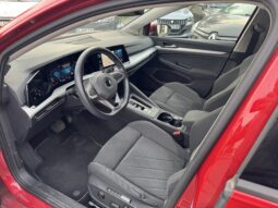 
										Volkswagen Golf VIII 1.5 eTSI 150 DSG full									