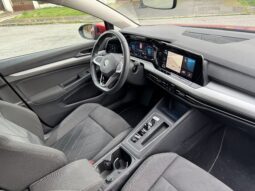 
										Volkswagen Golf VIII 1.5 eTSI 150 DSG full									