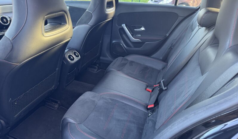 
								Mercedes Classe A 200 AMG Line full									