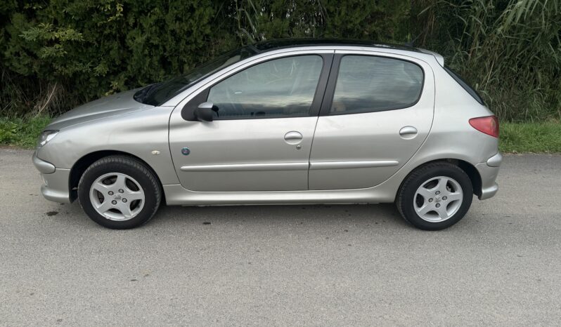 
								Peugeot 206 1.4 16v 90cv finition Roland Garros full									