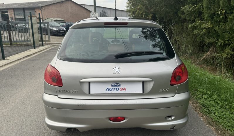 
								Peugeot 206 1.4 16v 90cv finition Roland Garros full									